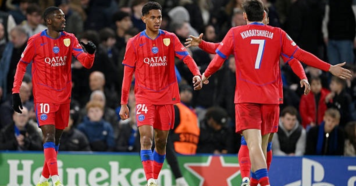 Chelsea - PSG : La vidéo du but magique de Mayulu ! (0-3) - Ligue des Champions