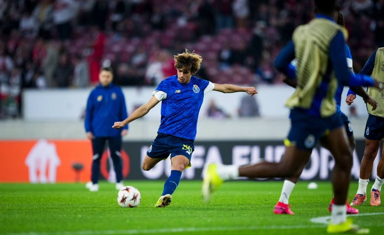 Illustration : "Mercato PSG : Duel au sommet avec Newcastle pour le phénomène Rodrigo Mora !"