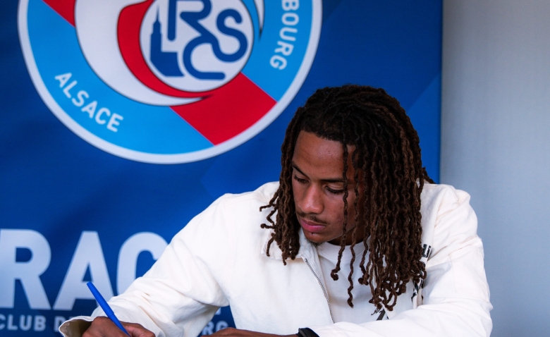 Illustration : "Mercato ASSE : Les stéphanois préparerait le retour d'un ancien joueur formé au club"