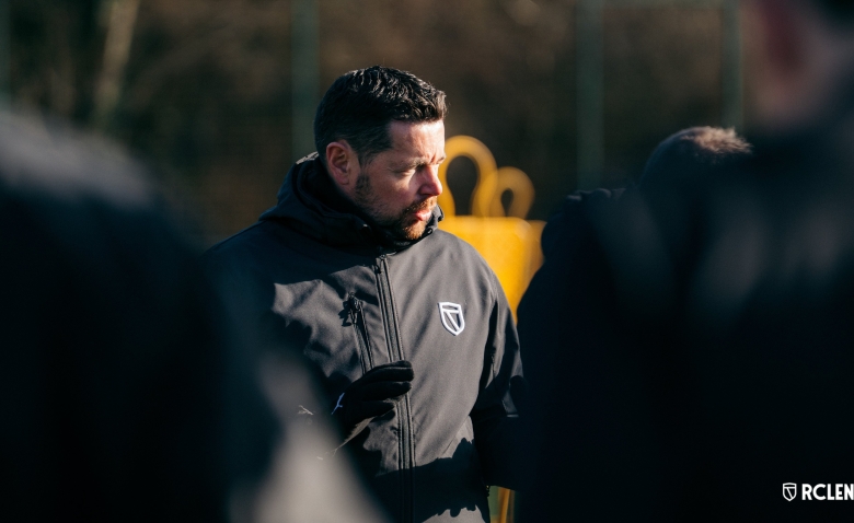 Illustration : "RC Lens : Pierre Sage face à un casse-tête monumental, 7 cadres sur le flanc avant Angers"