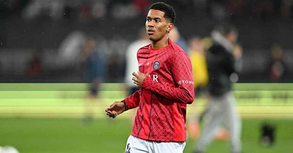 PSG : Inquiétude pour Senny Mayulu, le titi parisien foudroyé en plein vol avant Liverpool