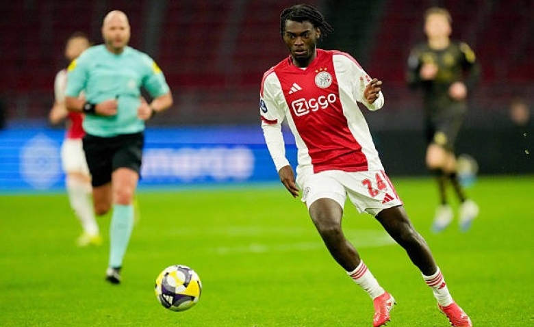 Illustration : "Mercato : Pourquoi les cadors de Ligue 1 s'arrachent Jorthy Mokio à prix cassé ?"