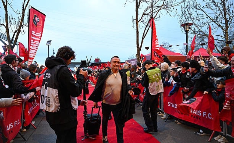 Illustration : "Mercato Rennes : 72 M€ dans les caisses et une première recrue défensive déjà ciblée !"