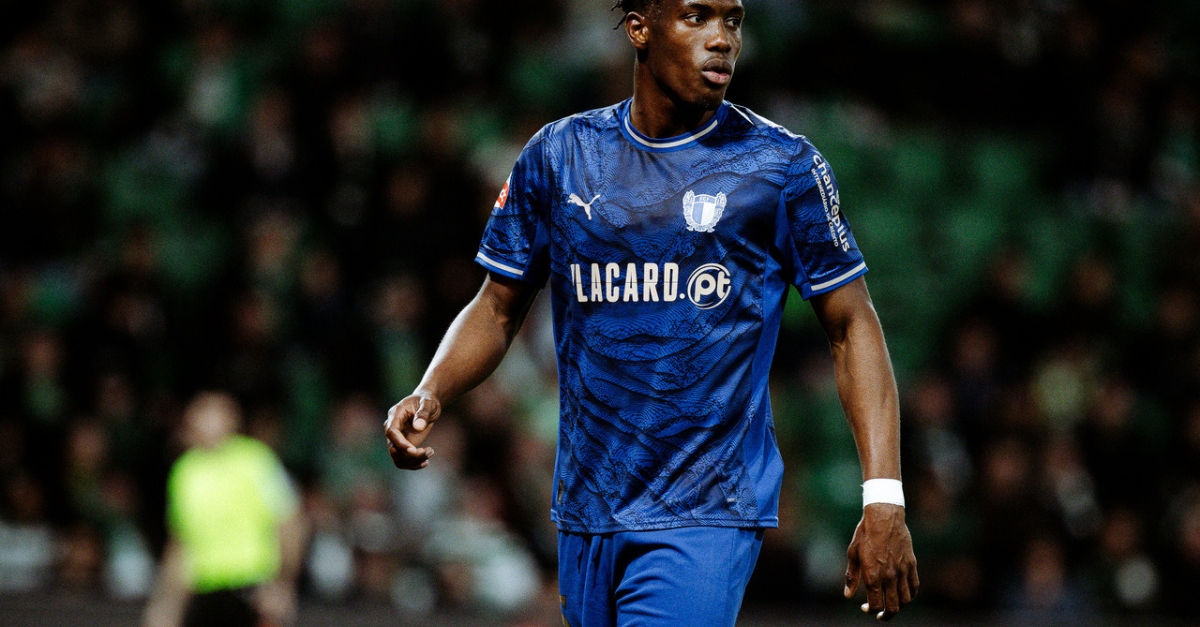 Mercato Rennes : Le club breton cible un profil pour venir renforcer la défense rennaise