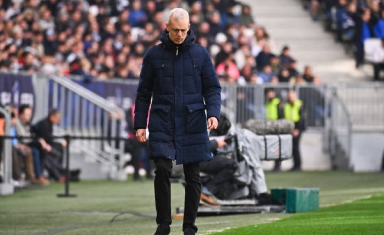 Illustration : "Girondins de Bordeaux : Bruno Irles mis à pied, une légende du club appelée à la rescousse !"