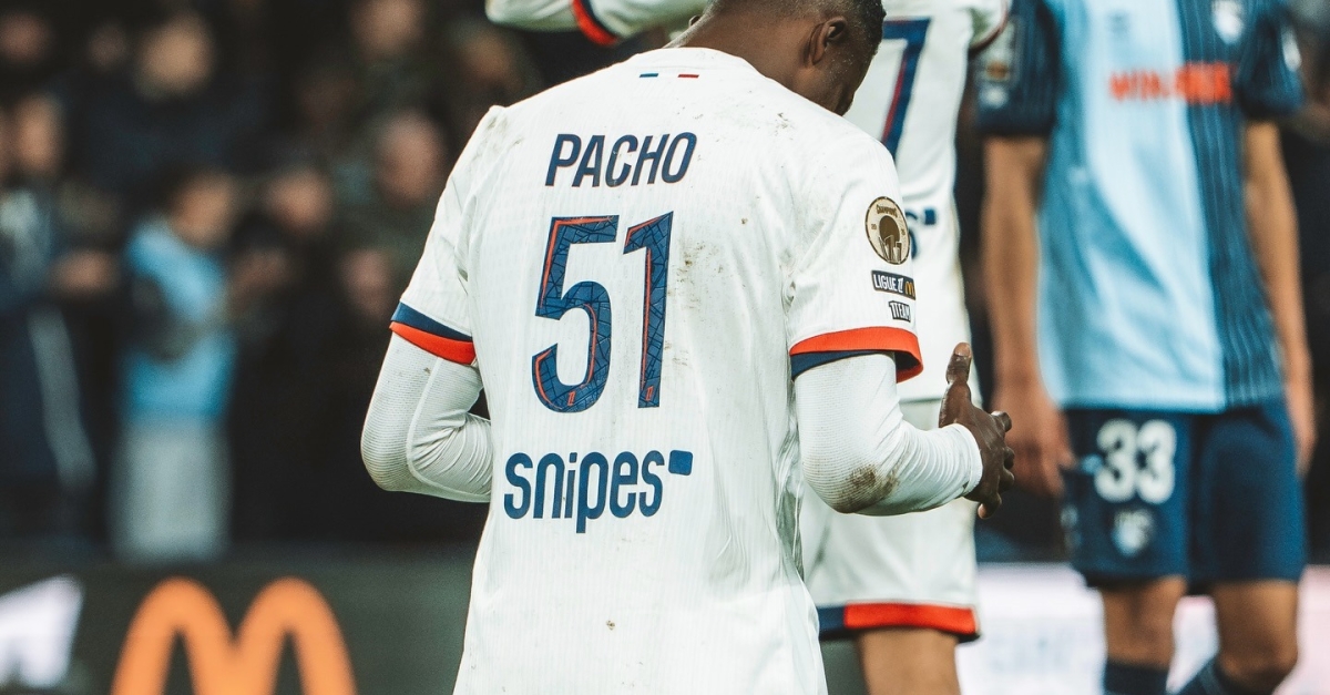 Mercato PSG : Une première offre majuscule dégainée pour la doublure de Pacho !