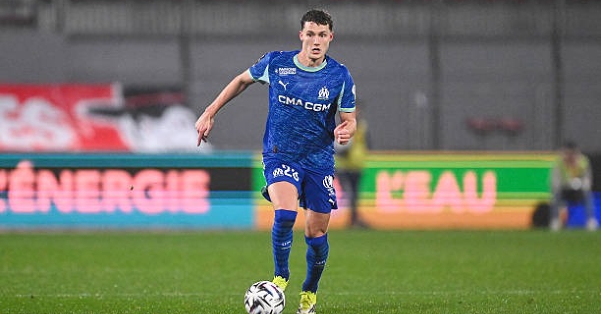 Mercato OM : "Il est cramé", "Une opportunité"... Le transfert définitif de Pavard divise les supporters