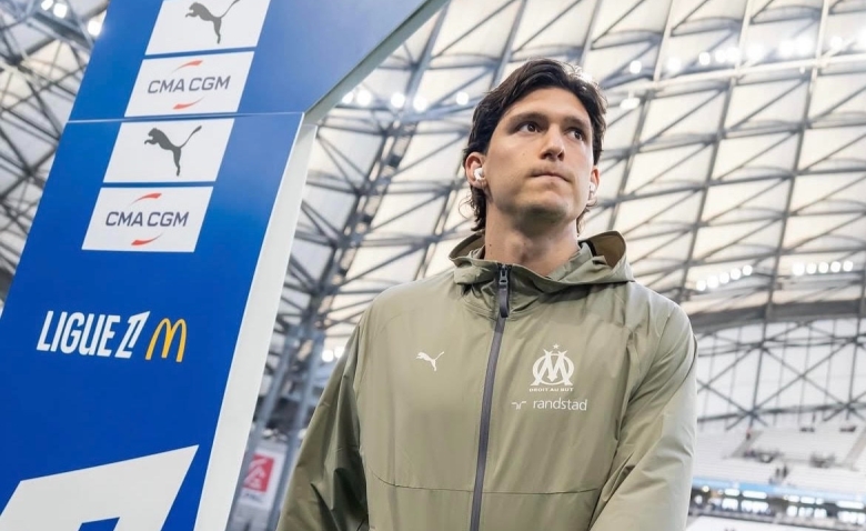 Illustration : "Mercato OM : Pourquoi le départ de Balerdi pourrait être repoussé à 2027 ?"