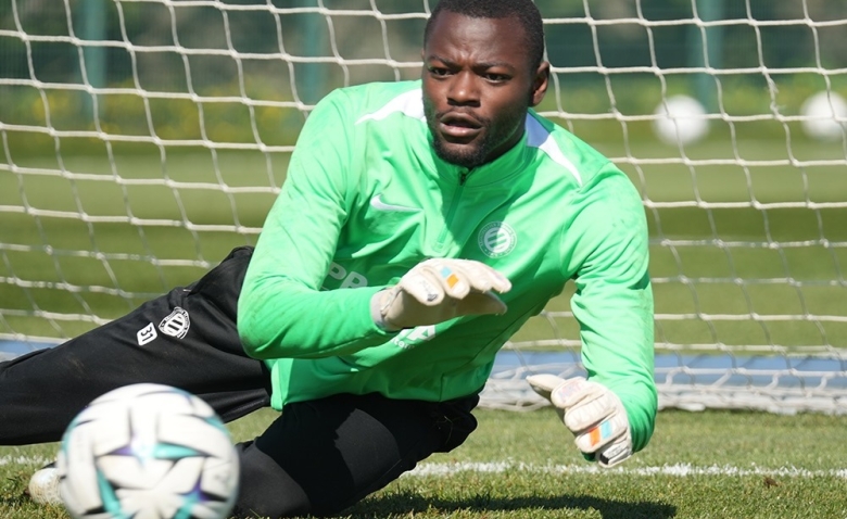 Illustration : "Mercato OM : Un imbroglio à l'origine d'un retour inattendu dans les rangs de Beye ?"