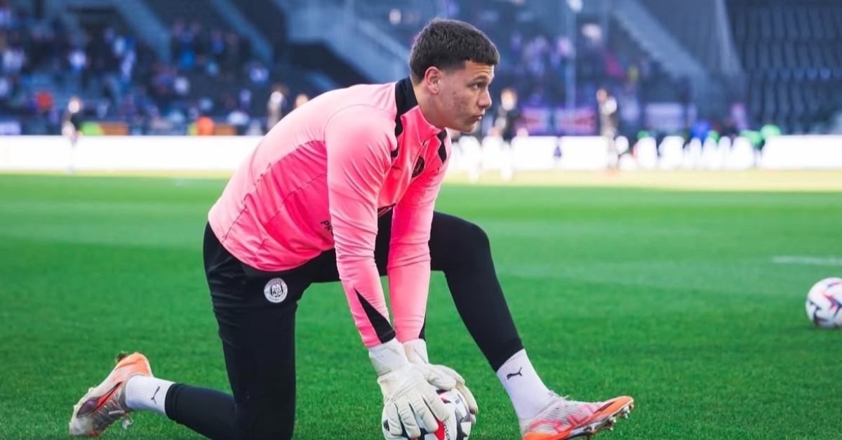 Mercato ASSE : Un solide rempart de Ligue 2 visé pour succéder à Larsonneur !