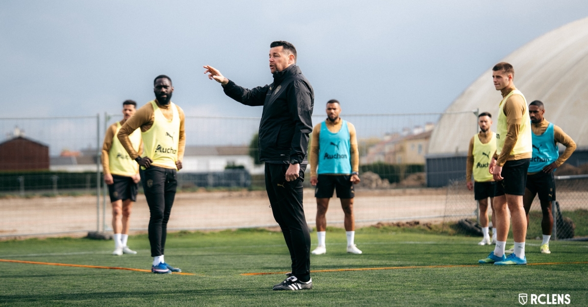 RC Lens : Deux grosses surprises dans le onze de Sage face aux Violets !