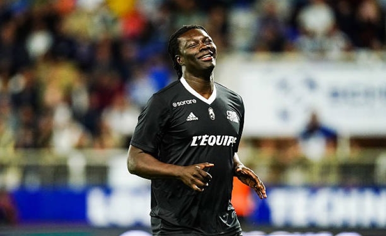 Illustration : "ASSE : Bafétimbi Gomis de retour aux affaires ? Le coup de tonnerre du City Group"