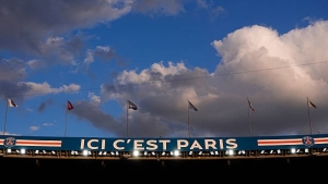 Illustration : Mercato PSG : 70 M€ pour le successeur d'Ekitike ? Paris prêt à chiper une pépite à la Premier League