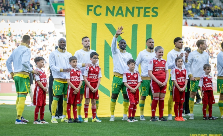Illustration : "FC Nantes : La composition probable face au PSG avec une grosse surprise en attaque"