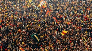 Illustration : RC Lens : De lourdes sanctions après l'envahissement du terrain en Coupe de France ?