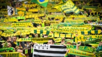 Illustration : "PSG - FC Nantes : Bagarre et tensions, pourquoi le parcage nantais a explosé au Parc des Princes ?"