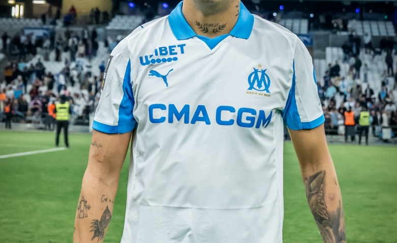 Illustration : "OM : Facundo Medina promu capitaine, le vestiaire olympien au bord de la rupture"