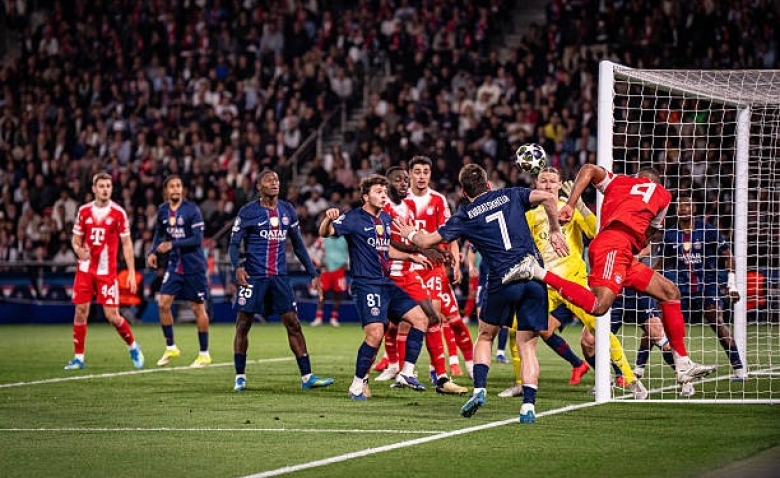 Illustration : "PSG - Bayern Munich : Le résumé et les buts en vidéo (5-4) - Ligue des Champions"