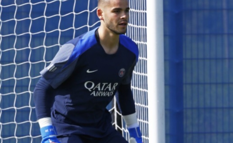 Illustration : "Mercato PSG : Une blessure et un départ express pour l'énigme Lucas Chevalier ?"