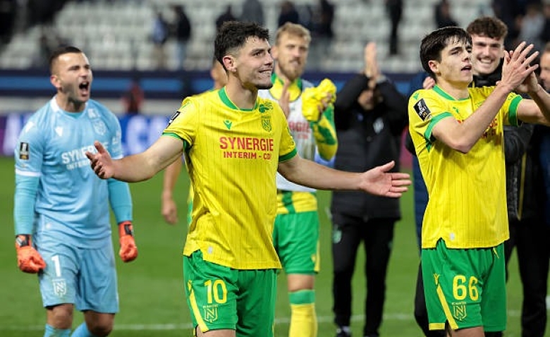 Illustration : "FC Nantes : Trois Canaris récompensés après la raclée infligée à l'OM !"