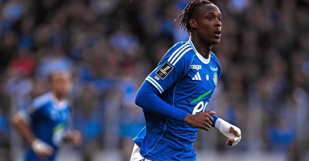 RC Strasbourg : "une partie du kop ne peut plus se l'encadrer", Emegha se fait encore dézinguer par les supporters !