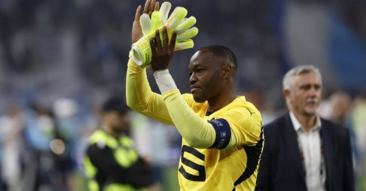 OM - Rennes : "L'émotion la plus forte de ma carrière", Mandanda raconte sa dernière au Vélodrome