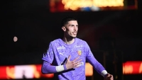 Illustration : "Mercato Lens : Aston Villa veut chiper Robin Risser pour remplacer Emiliano Martinez !"