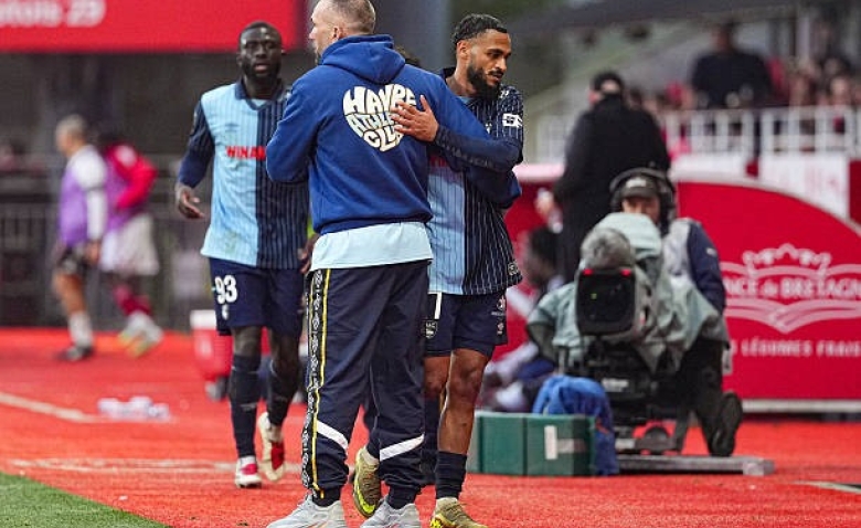 Illustration : "Le Havre : Coup de tonnerre et départ surprise après la victoire à Lorient !"