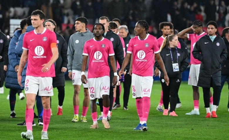 Illustration : "Toulouse FC : Six joueurs quittent le club, une page se tourne"