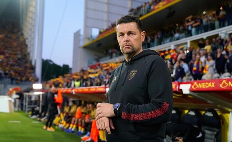 Illustration : "RC Lens : Pierre Sage rassure... sans totalement lever les doutes"