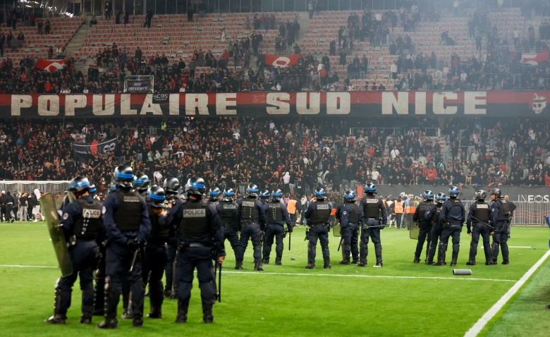 Illustration : "OGC Nice : Un barrage retour sous haute tension, les supporters niçois interdits dans leur propre ville  !"