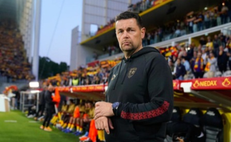 Illustration : "RC Lens : Une décision imminente se prépare pour Pierre Sage"