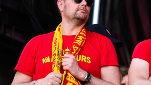 Illustration : RC Lens : Pierre Sage s'approche de Crystal Palace, Bollaert retient son souffle !