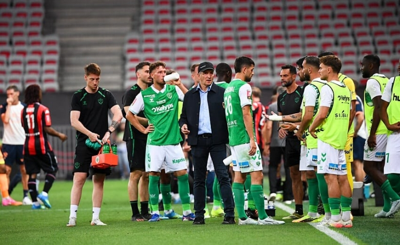 Illustration : "Mercato ASSE : Désavoués par le coach, trois recrues de Kilmer poussées vers la sortie ?"