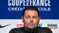 Illustration : "RC Lens : Pierre Sage a annoncé son départ, Bollaert est sous le choc !"