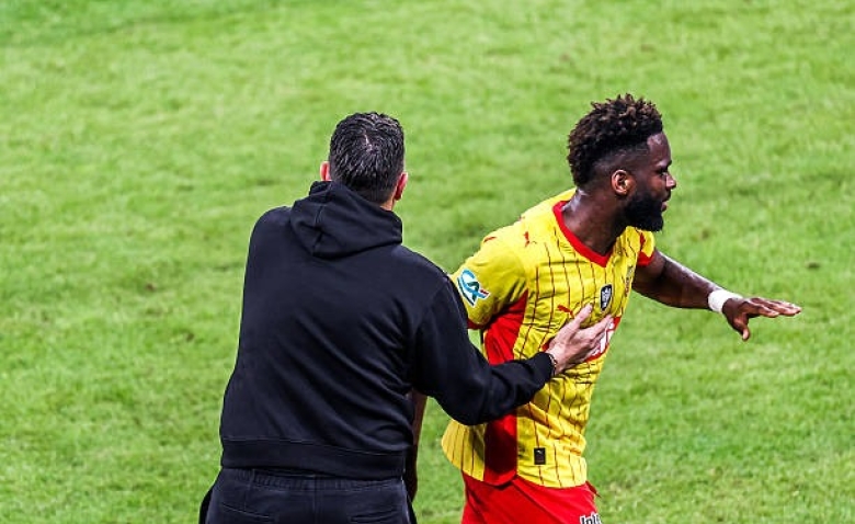 Illustration : "Mercato Lens : Un autre départ de taille envisagé en attaque après Saïd et Saint-Maximin"