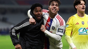 Illustration : Mercato OL : Un sacrifice à 25 millions imposé pour éviter le crash devant la DNCG ?