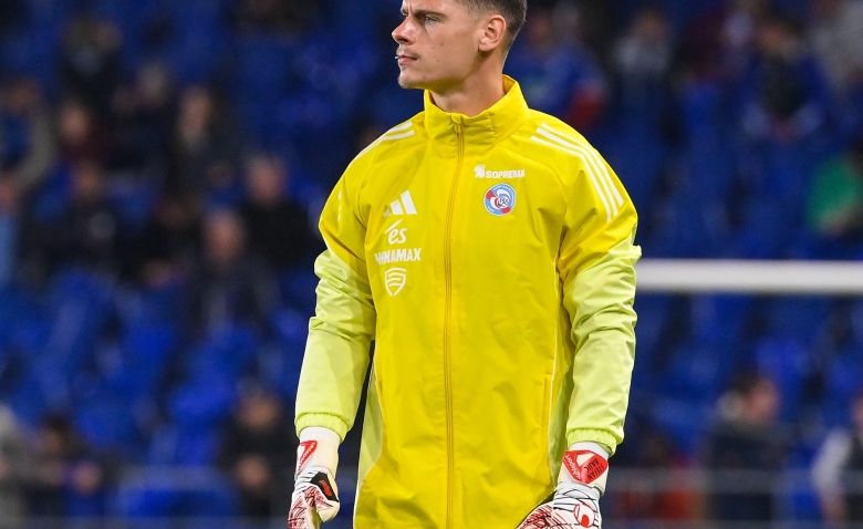 Illustration : "RC Strasbourg : Stefan Bajic quitte la Meinau pour relancer sa carrière en Allemagne"