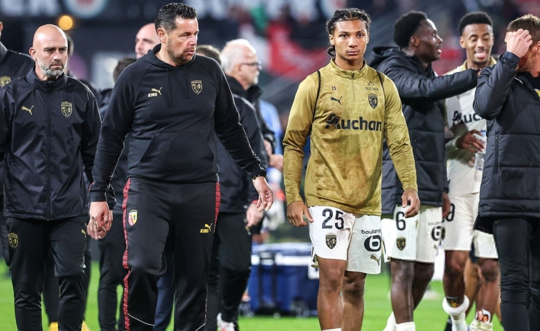 Illustration : "RC Lens : Une pépite dans le viseur de Dortmund et de la Premier League, Bollaert tremble !"