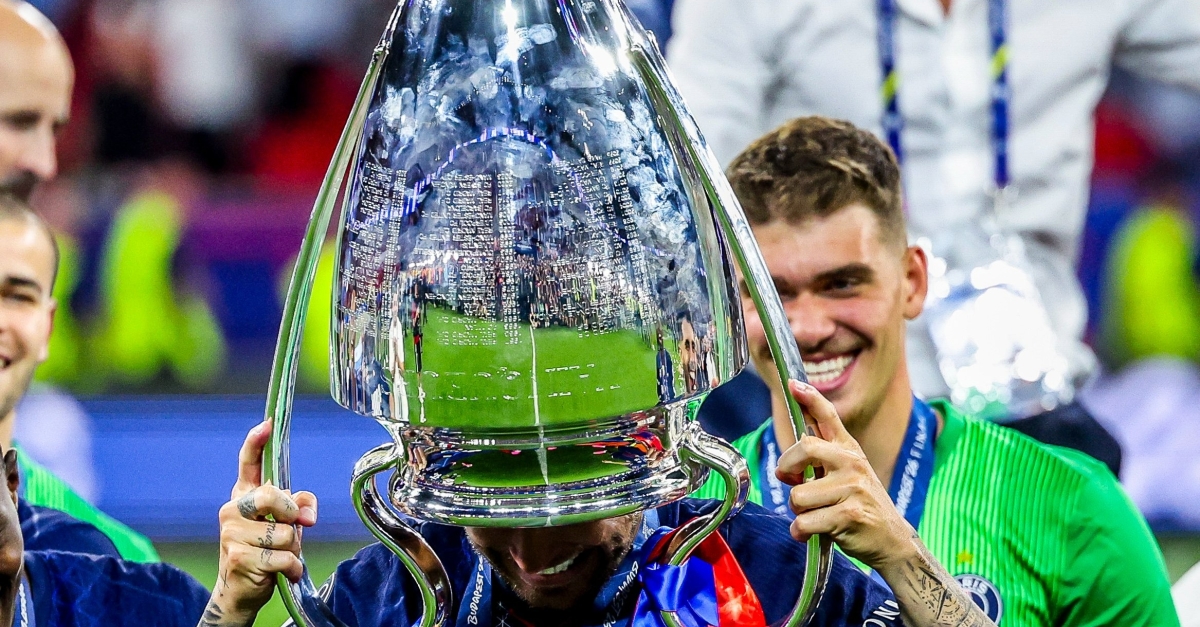 PSG : Lucas Hernandez veut rester, une bonne nouvelle dans le chaos mercato parisien !