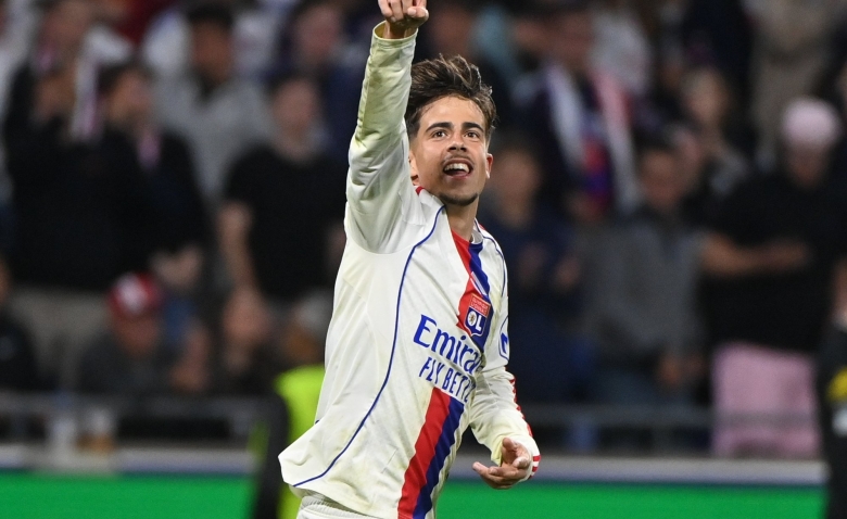 Illustration : "OL : Leverkusen dégaine 32 millions pour Moreira, Lyon contraint d'accepter !"