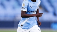 Illustration : "Mercato : Sangaré quitte déjà Man City, la Ligue 1 sur le coup"