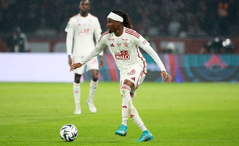 Illustration : "Mercato Reims : Un coup de génie à 0 € pour lancer l'été en beauté !"