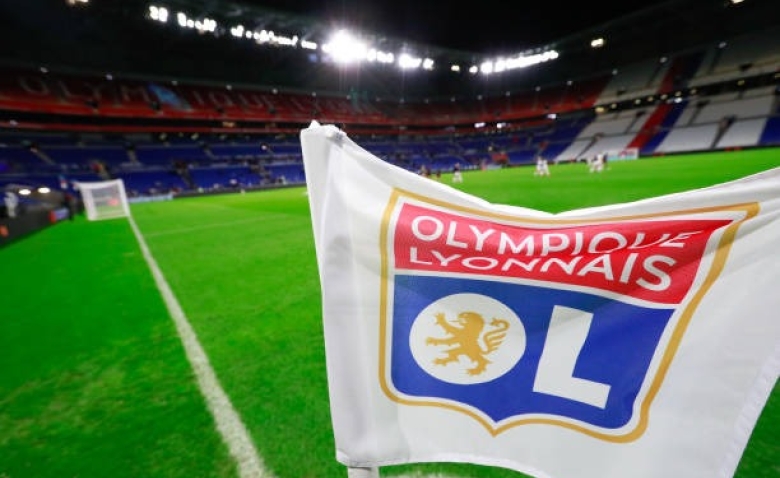 Illustration : "Mercato OL : Un international de 23 ans débarque par surprise à Lyon !"
