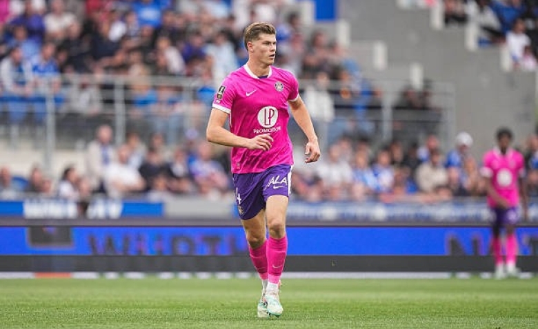 Illustration : "Mercato Rennes : Le transfert de Cresswell va provoquer un séisme en Ligue 1"