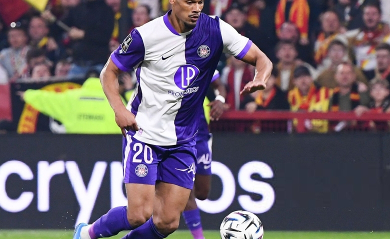 Illustration : "Mercato Toulouse : Emersonn file en Premier League, Ipswich met 32 millions sur la table"