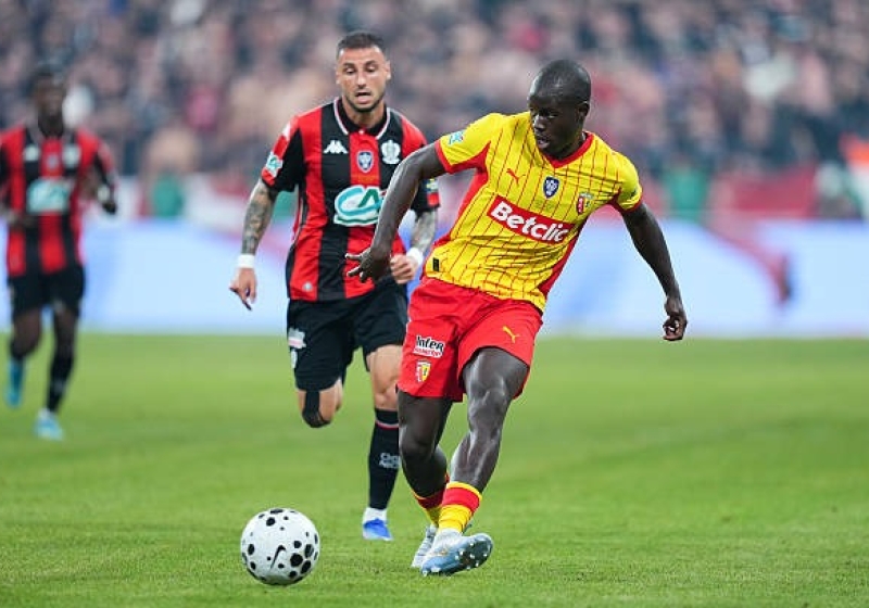 Illustration : Mercato Lens : Un cador espagnol fonce sur Malang Sarr, l'OM tente le coup en douce !