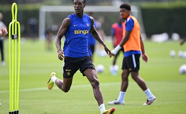 Illustration : "INFO Mercato Strasbourg : Emmanuel Emegha déjà poussé vers la sortie par Chelsea !"