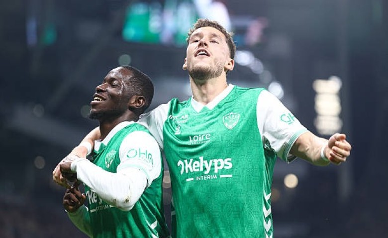 Illustration : "Mercato ASSE : Un phénomène colombien ciblé pour remplacer Davitashvili et Stassin"