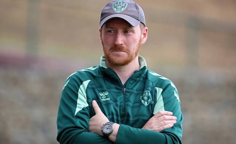 Illustration : "ASSE : Départ écarté, blessure et bricolage… Ian Cathro sous pression avant Sochaux"